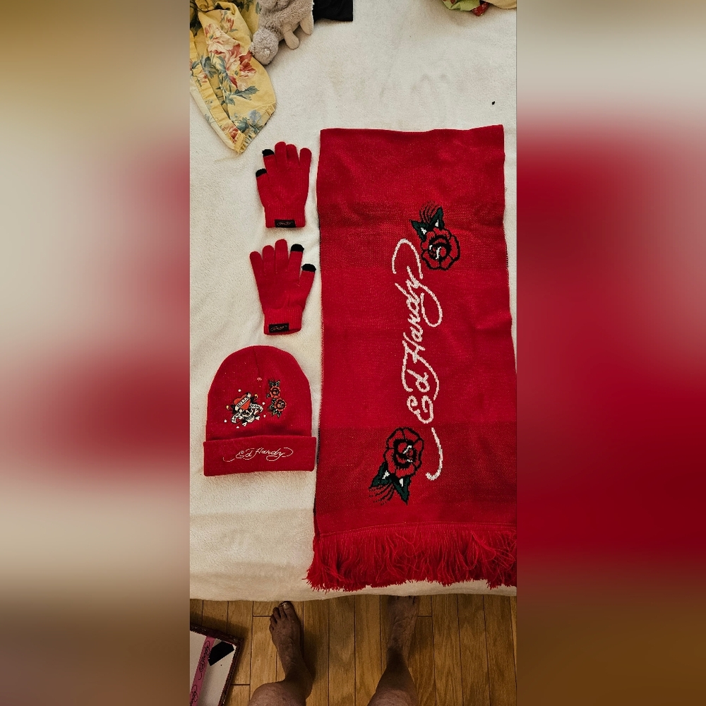 Ed Hardy Vibrant Red Winter Set